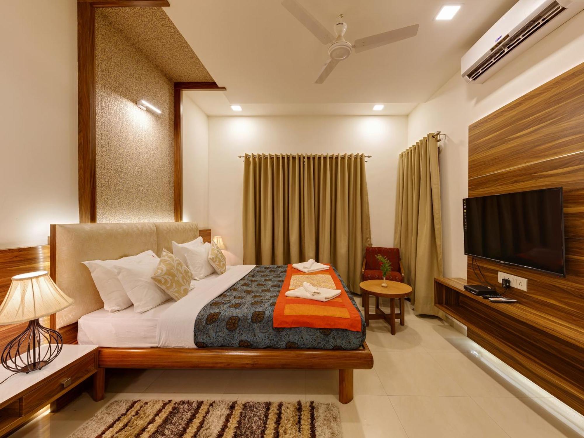 Hotel Woodland Kolhapur Exterior photo