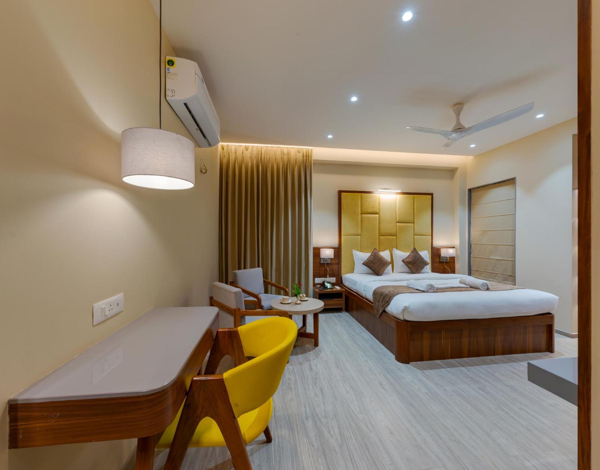 Hotel Woodland Kolhapur Exterior photo