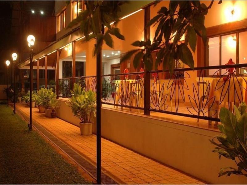 Hotel Woodland Kolhapur Exterior photo