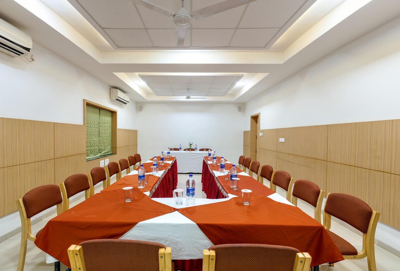Hotel Woodland Kolhapur Exterior photo