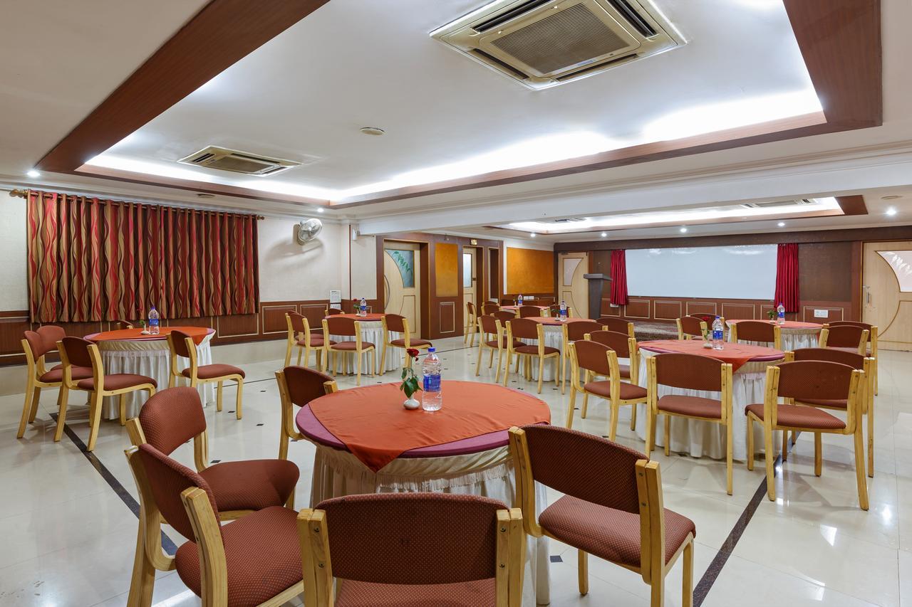 Hotel Woodland Kolhapur Exterior photo