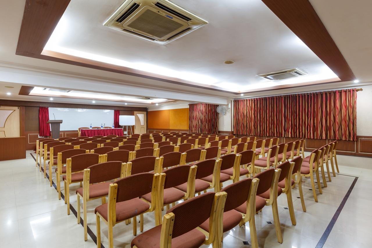 Hotel Woodland Kolhapur Exterior photo