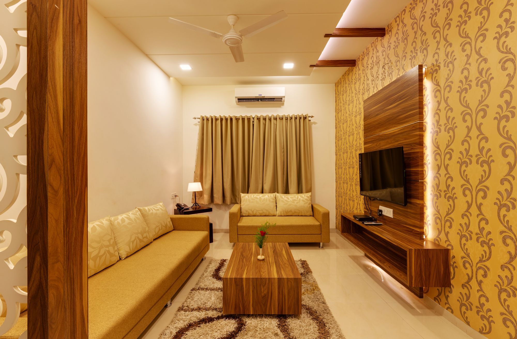 Hotel Woodland Kolhapur Exterior photo