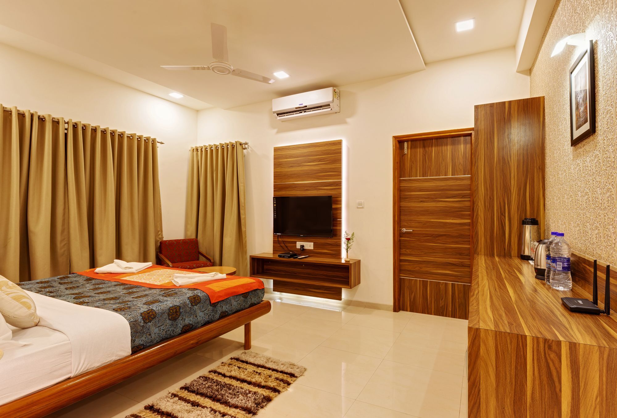 Hotel Woodland Kolhapur Exterior photo